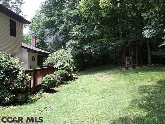 3rd image of 673 Earl Dr