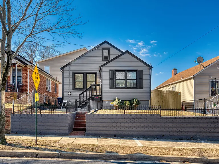 5503 Jay St NE — Photo 26
