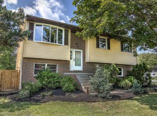 3620 Clear Stream Dr, Mountville, PA