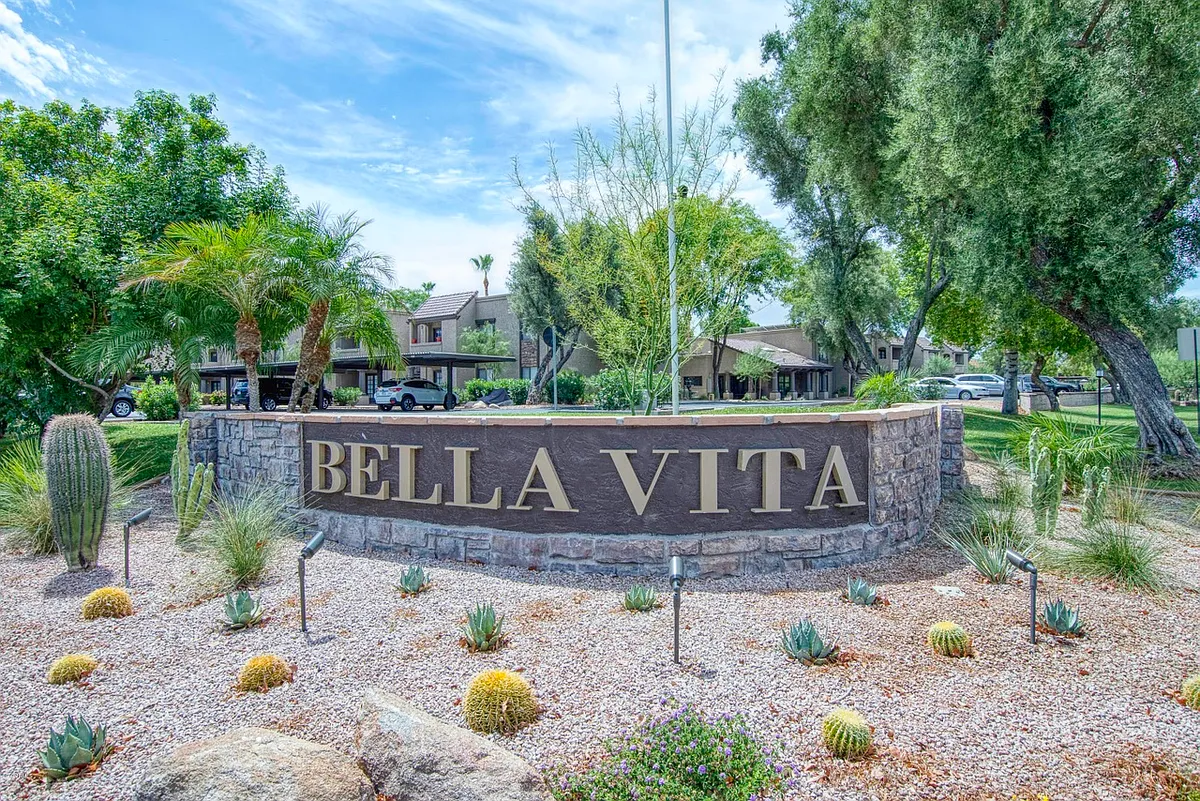 Building Photo - Bella Vita