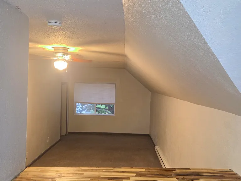 924 Rose Ave E #1 — Photo 4