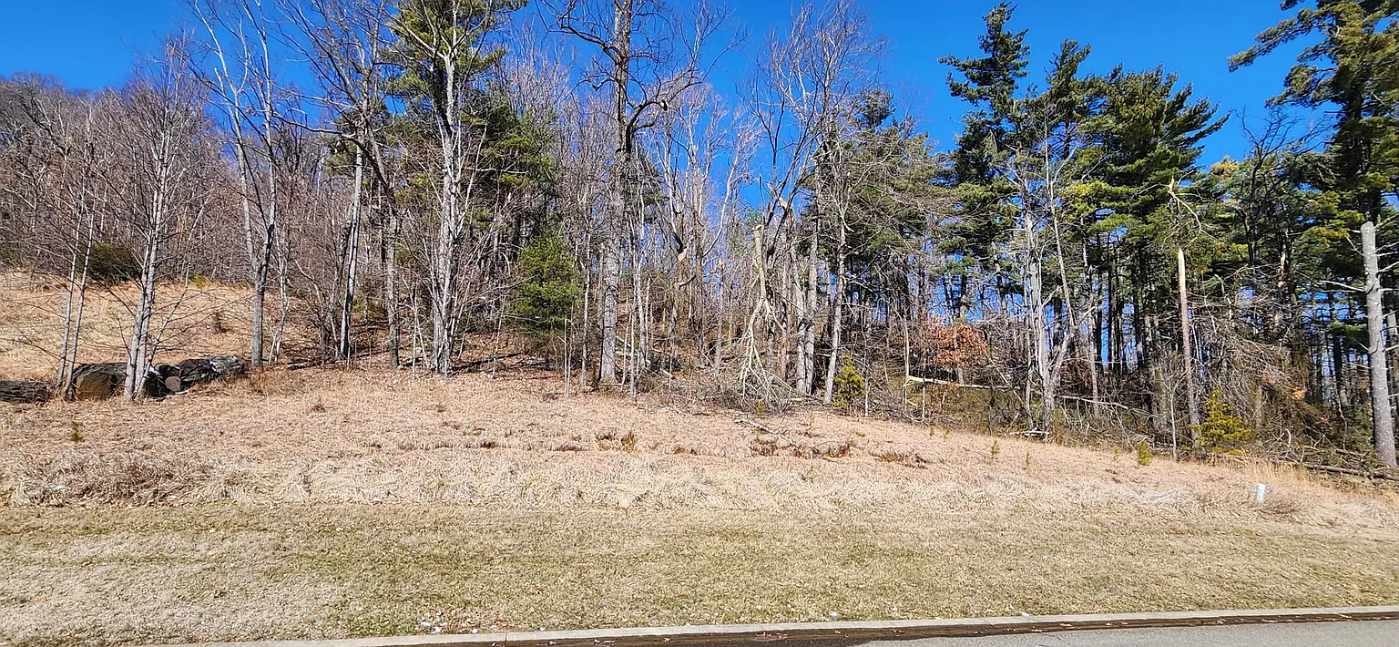 26 Summit Dr photo 1