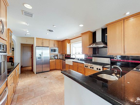 5th image of 2222 N Palermo Dr