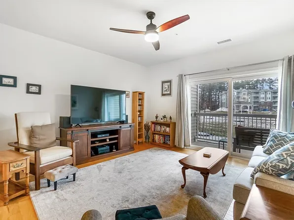 230 Martins Lndg #112, North Reading, MA 01864