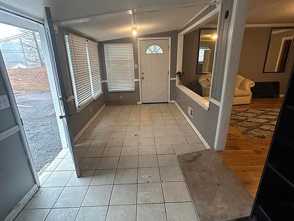 5th image of 1900 Panola Rd