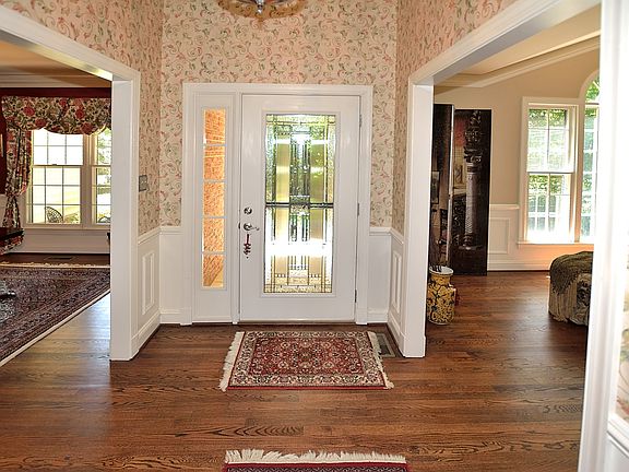 2nd image of 5815 Hannora Ln