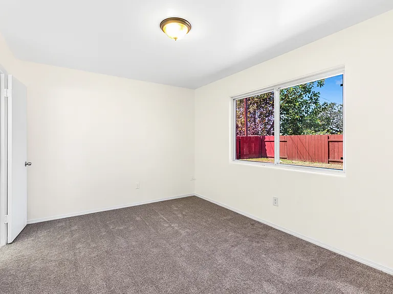 1140 Gaywood St — Photo 15