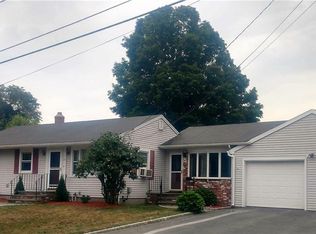 21 Kowalik Dr, West Warwick, RI 02893