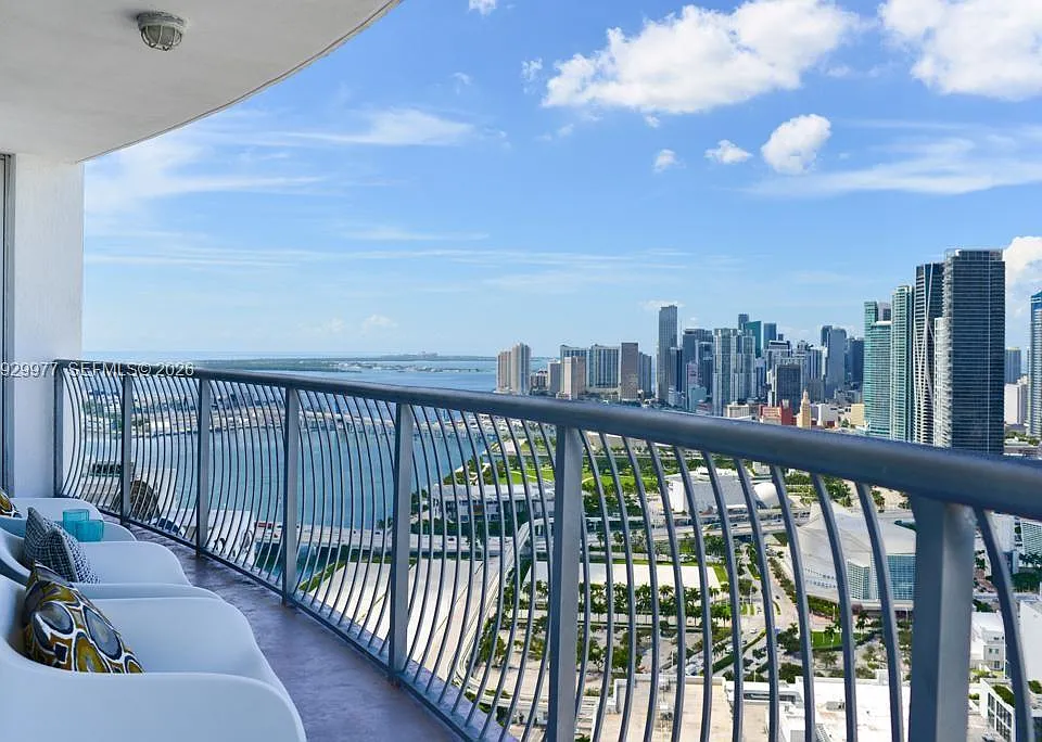 1750 N Bayshore Dr #4814