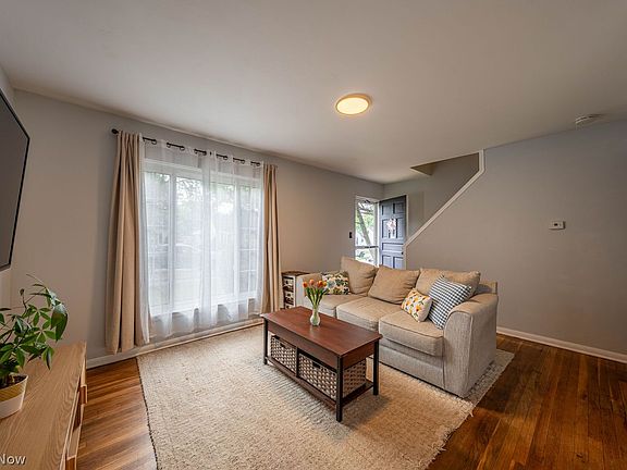 5th image of 4327 W 189th St