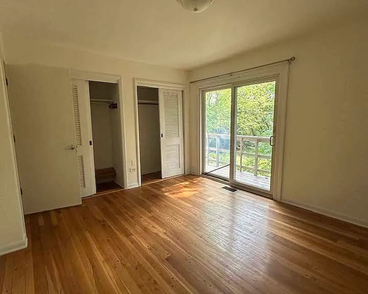2030 Crestwood Ln — Photo 9