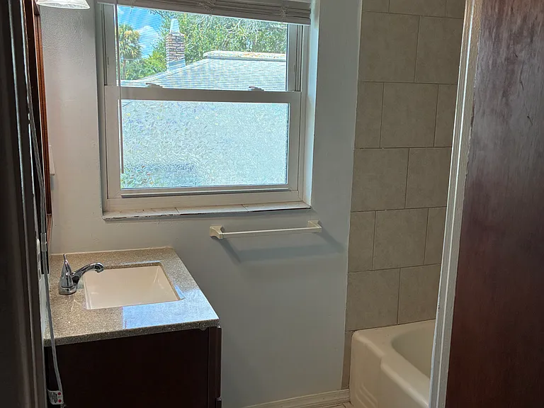 2215 Formosa Ave #B — Photo 5