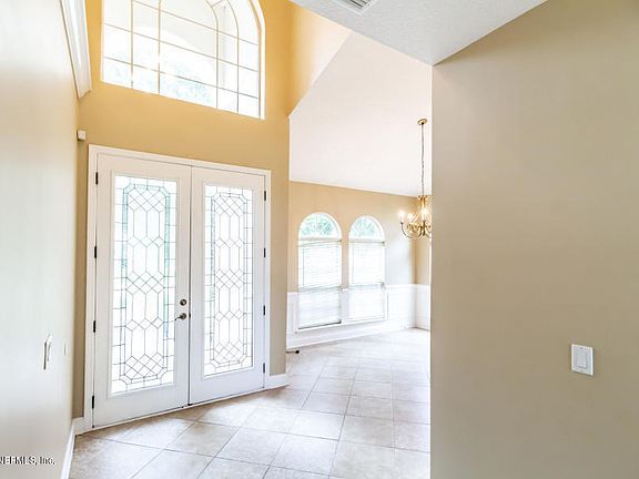 4th image of 2379 W Clovelly Ln