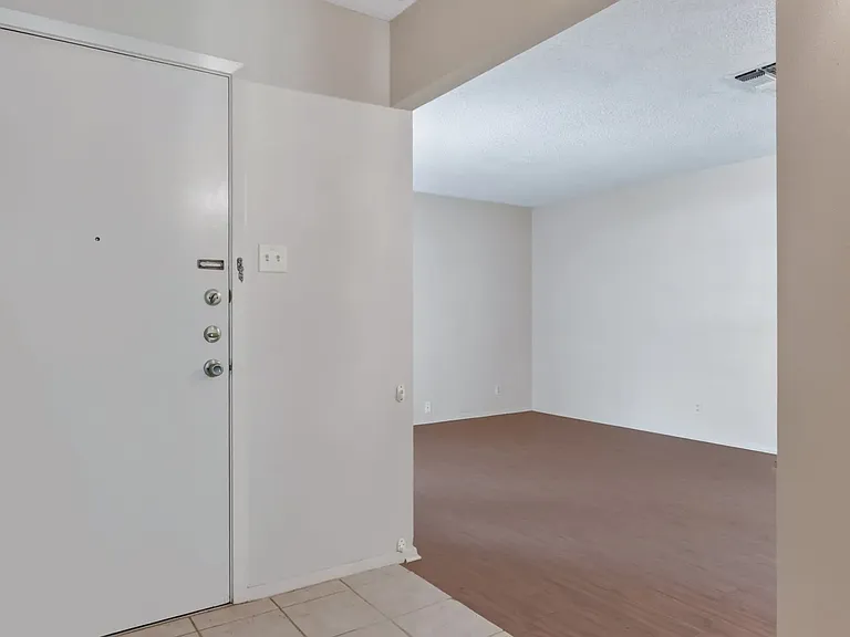 143 Forrest Trl — Photo 3