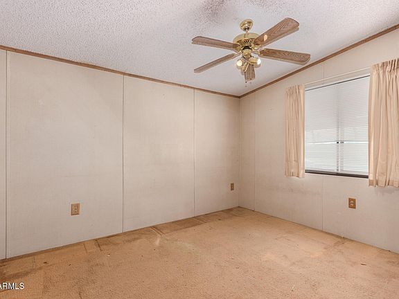 3rd image of 1836 E Grovers Ave