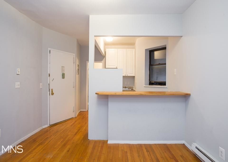 1st image of 310 W 49th St APT 3C