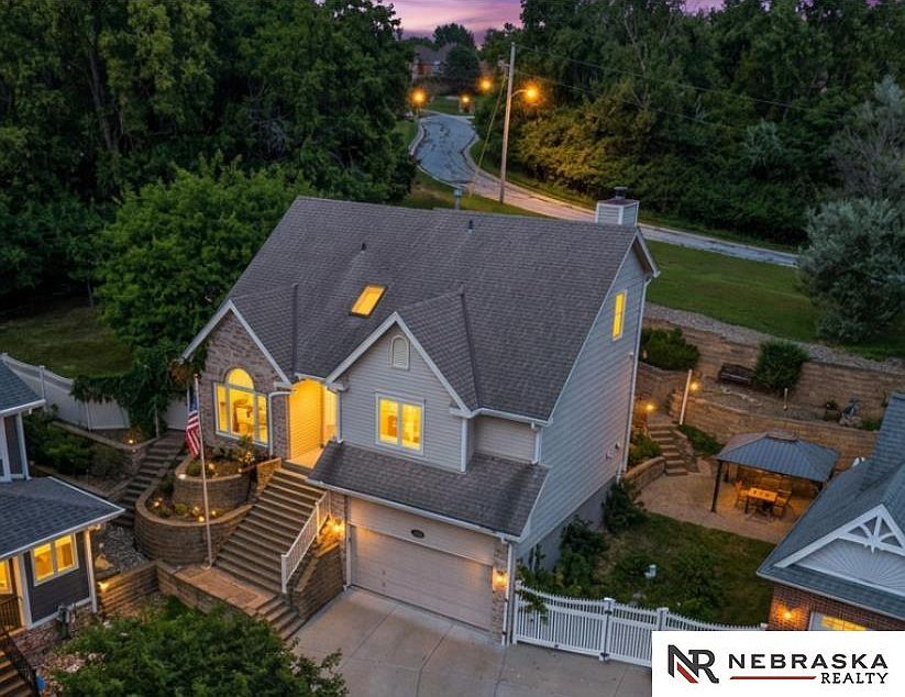 1st image of 807 Forestview Cir