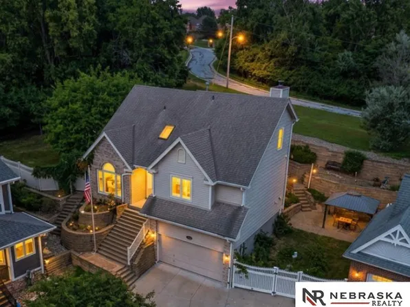 807 Forestview Cir, Bellevue, NE 68005