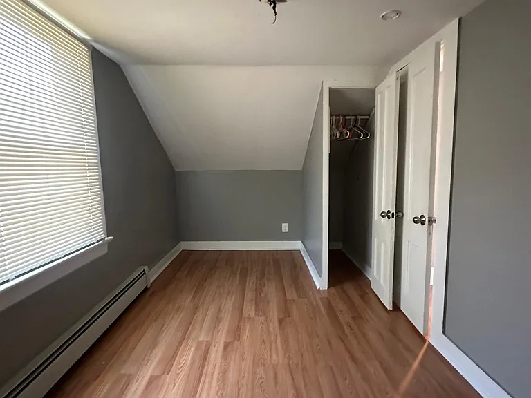 18 Maple St — Photo 13