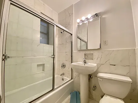 Rented by Nolita Group | media 45