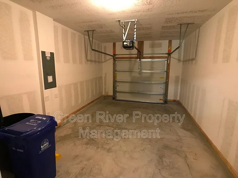 617 Servia Dr — Photo 17