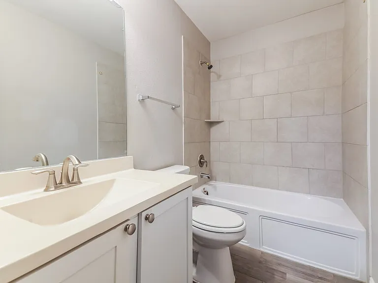 922 Evergreen St — Photo 15
