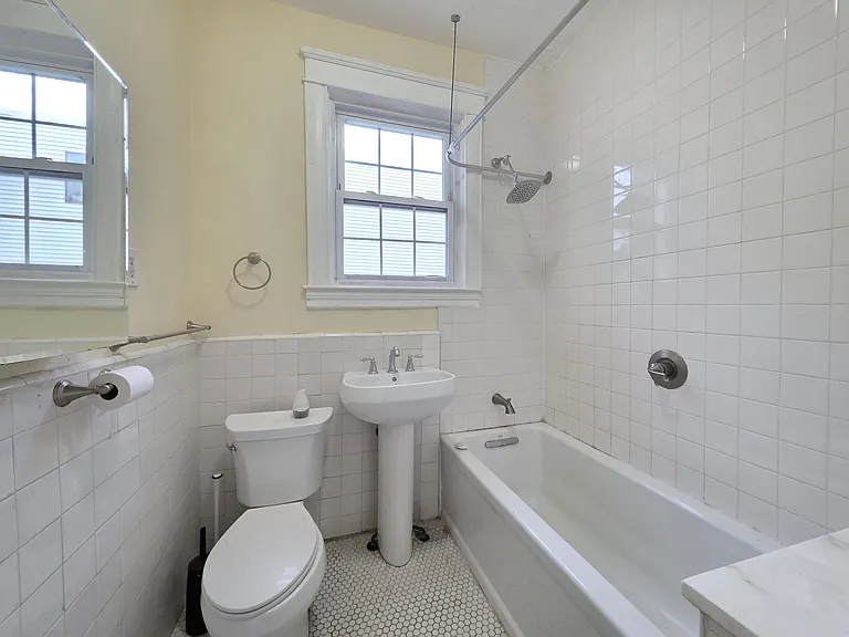 9-11 Gray St #1 — Photo 16