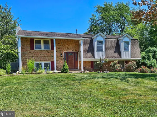 4323 Susquehanna Dr, Schwenksville, PA 19473