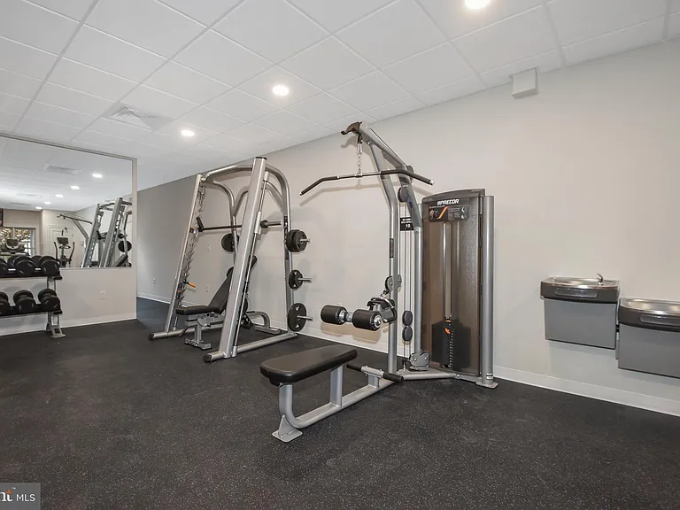 121 High Pointe Dr #38 — Photo 29