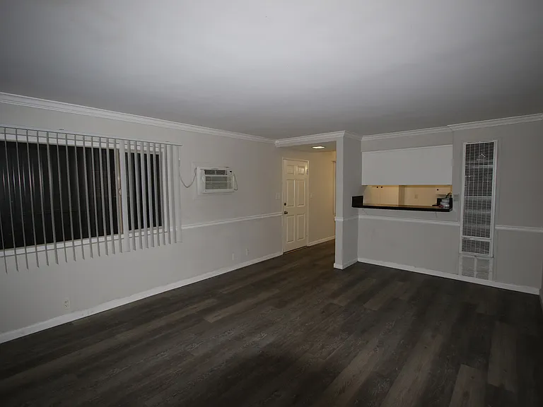 210 W Lemon Ave — Photo 16