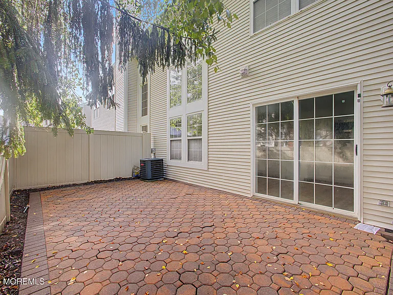 77 Picket Pl — Photo 28