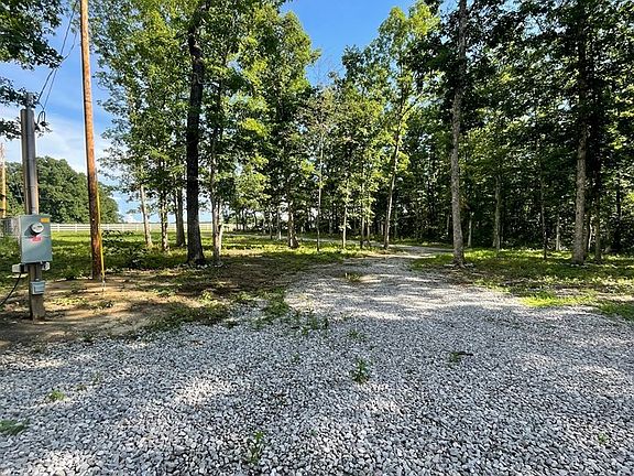 4th image of 1345 Simmons Rd