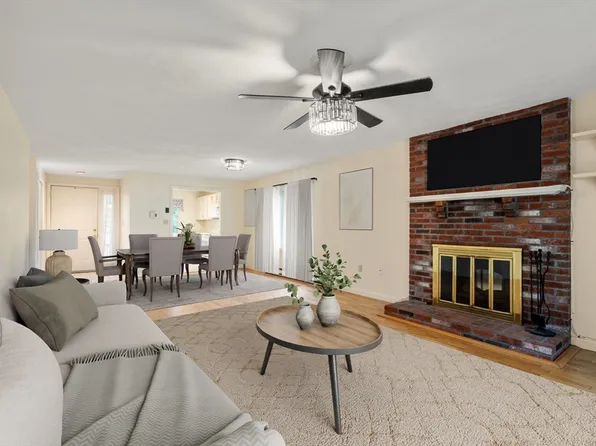110 Highwood Dr, Franklin, MA 02038