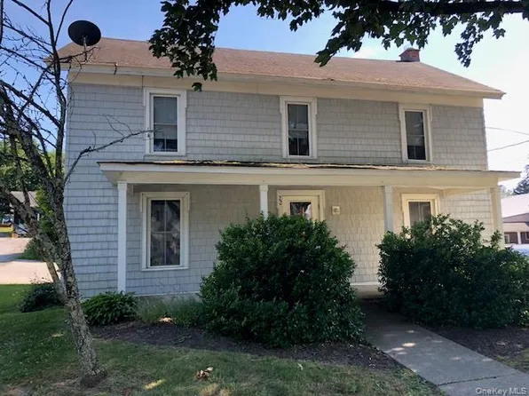 22 Washington Ave #2, Millbrook, NY 12545