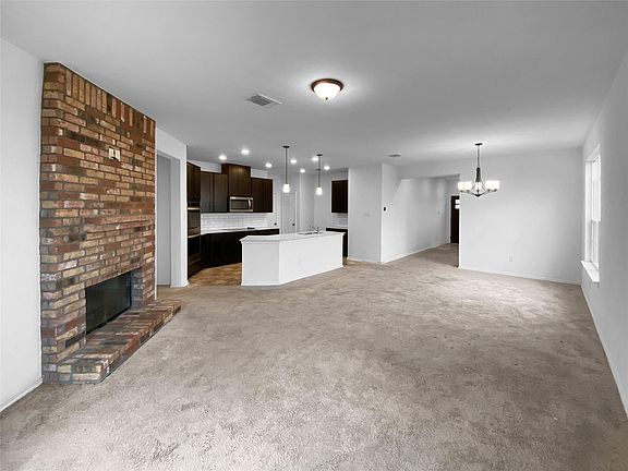 5th image of 932 Yellow Ribbon Trl