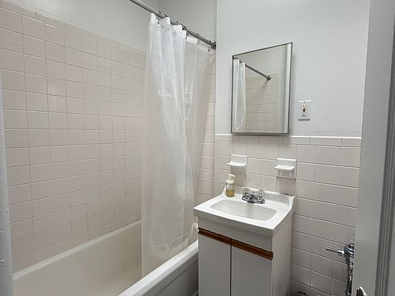 5th image of 329 E 75th St APT 4B