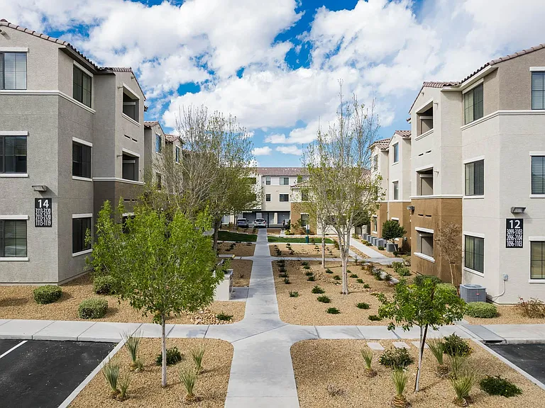CHANDLER APARTMENT HOMES — Photo 30