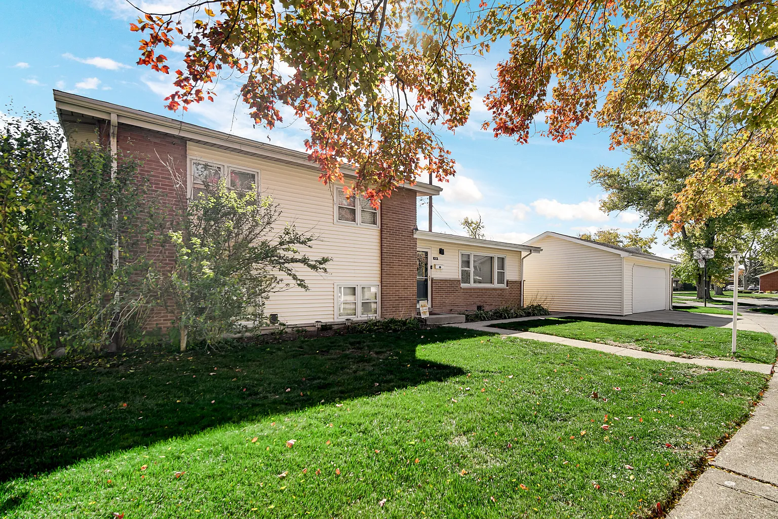 420 Carey Ct photo 1