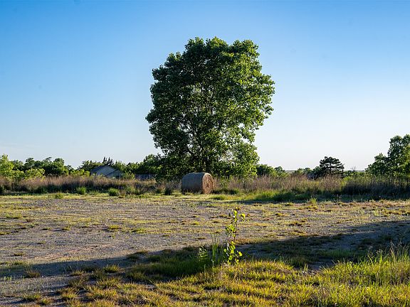 5th image of 6 W County Rd