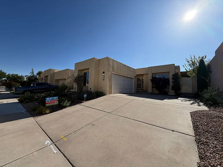 7924 Woodridge Dr NE — Photo 2