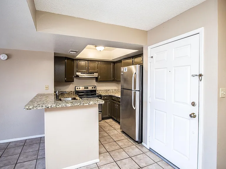 540 N May St #3143 — Photo 2