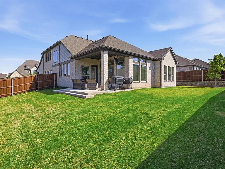 603 Crystal View Dr — Photo 33