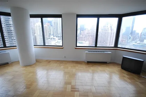 Rented by Luxury Habitat | media 88