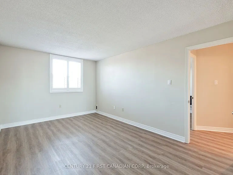 600 Talbot St #412 — Photo 35