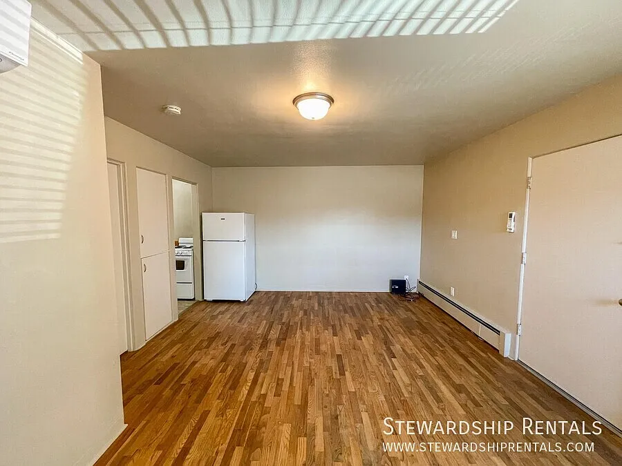 Building Photo - 942 E 18th Ave #5