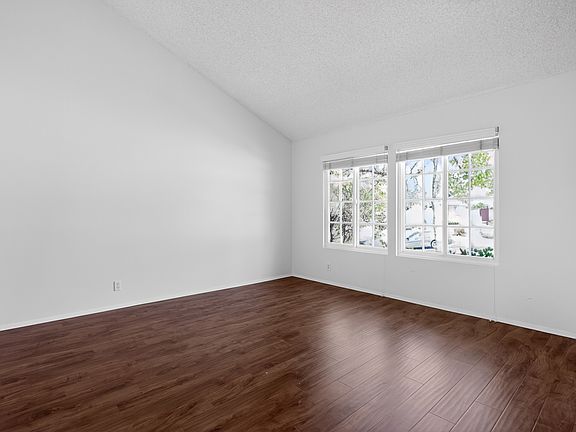 4th image of 1248 Calle De Oro