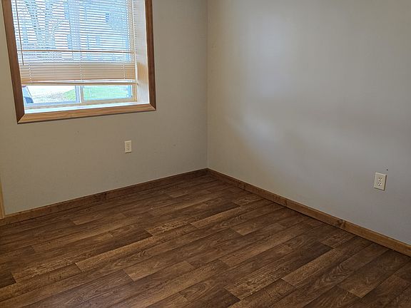 3rd image of 111 Cannell Dr #1