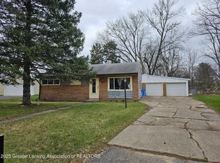 1414 Warwick Dr, Lansing, MI 48910