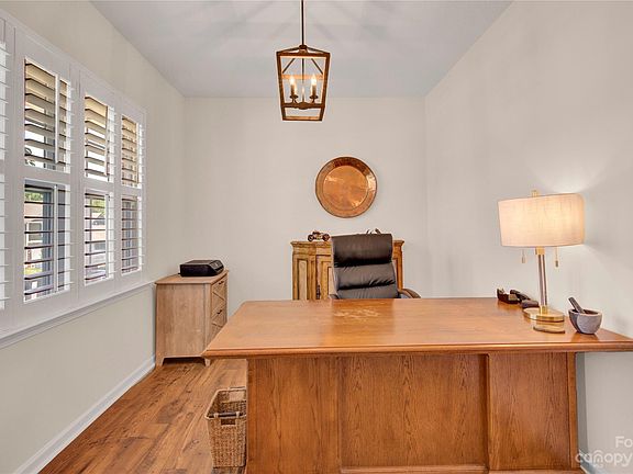 3rd image of 110 Neill Estate Ln
