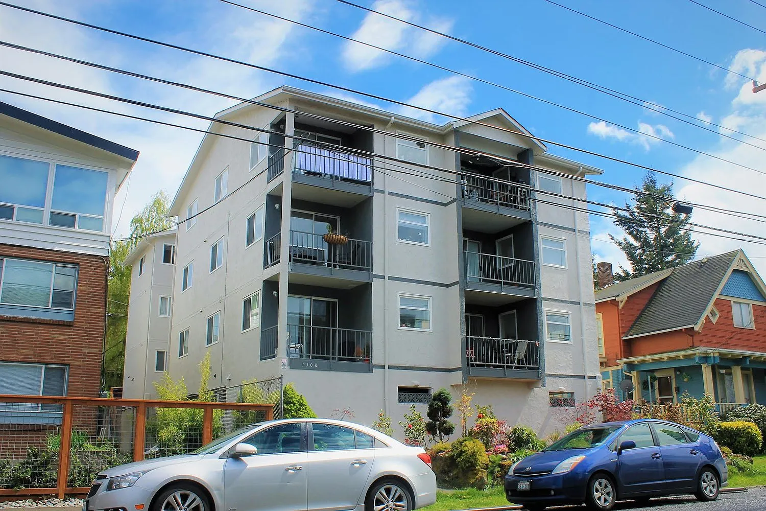 2 bed, 1.5 bath, 700 sqft, $2,375 — Photo 1